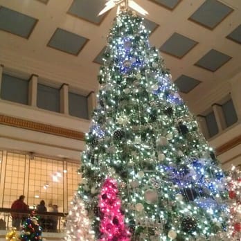 The Marshall Field's Walnut Room - American Near Me - Chicago, Illinois