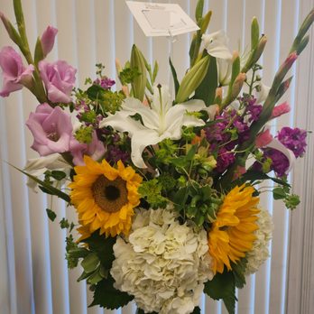 Alicia's Flowers - Florists Near Me - Newport Beach, California Alicia's Flowers - Florists Near Me - Newport Beach, California