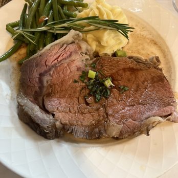 The Parson's Table - Prime Rib, garlic mashed potatoes and green beans - Steakhouses Near Me - Little River, South Carolina The Parson's Table - Prime Rib, garlic mashed potatoes and green beans - Steakhouses Near Me - Little River, South Carolina