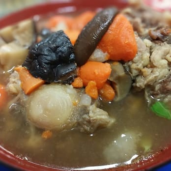 Nori's Saimin & Snacks - Oxtail Soup - Japanese Near Me - Hilo, Hawaii