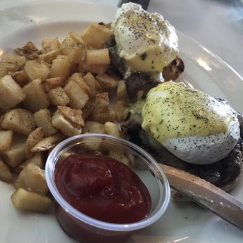 Owl Cafe - Filet Benedict - Bars Near Me - Apalachicola, Florida