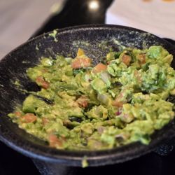 El Mezcal Mexican restaurant - Fresh guacamole made at your table
