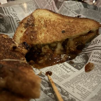 Prohibition Port Jefferson - Marinated steak sandwich on toasted garlic bread - New American Near Me - Port Jefferson, New York