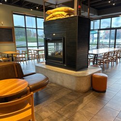 Starbucks - Lobby very welcoming
