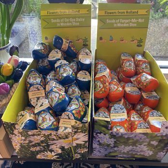 D Dutchmen Dairy - Ice Cream & Frozen Yogurt Near Me - Sicamous, British Columbia