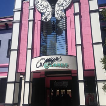 Dollywood - Entrance to Dolly's Closet - Amusement Parks Near Me - Pigeon Forge, Tennessee Dollywood - Entrance to Dolly's Closet - Amusement Parks Near Me - Pigeon Forge, Tennessee