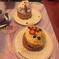 Mr. Pancake - Crème brûlée and cinnamon roll pancakes