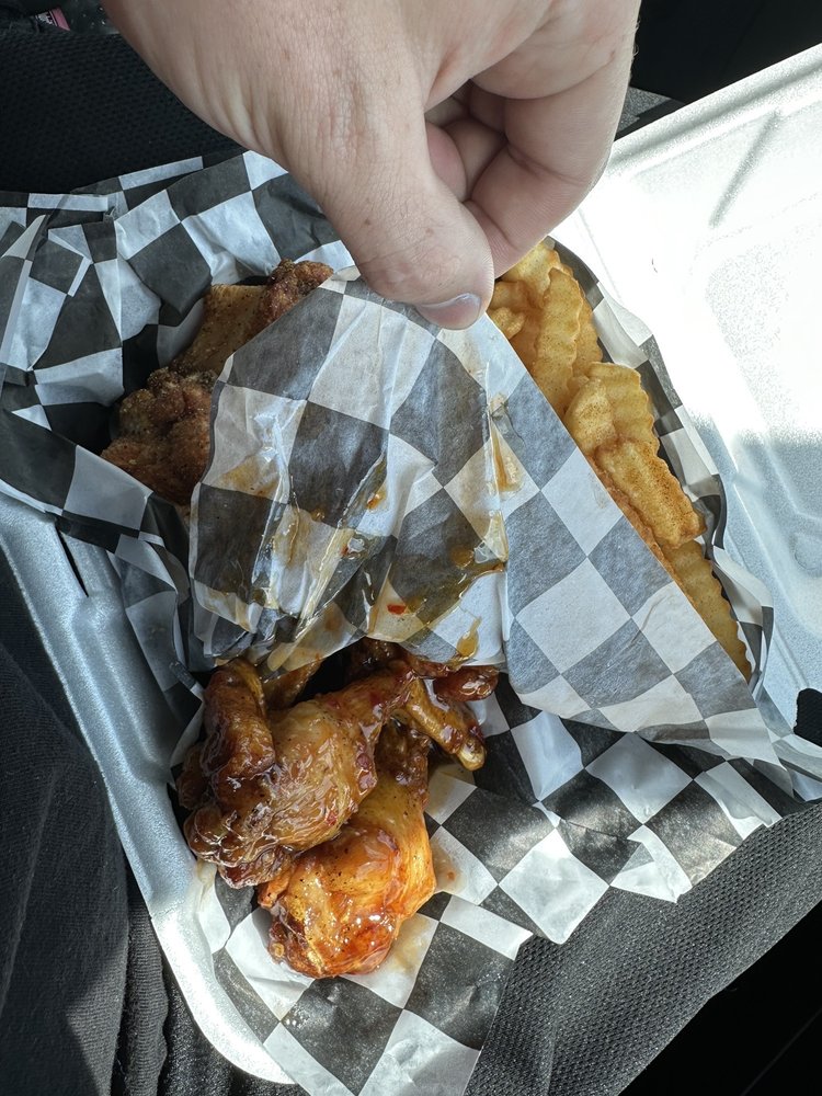 WSS1 WINGS SUBS & SALADS Updated October 2024 31 Photos 1301