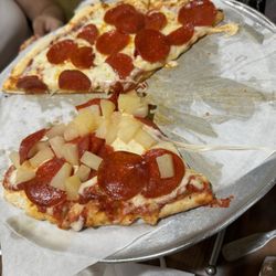 Luna Pizzeria & Italian Restaurant - Pepperoni pizza!!