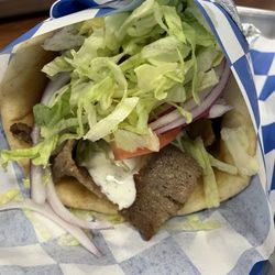 Yianni's Gyros - A standard gyro