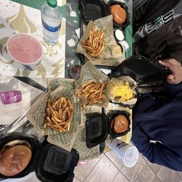 Cheese Fries Seasoned Fries Chicken Sandwich Comb Drinks