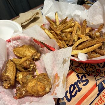 Foster's Grille - Burgers Near Me - Chantilly, Virginia Foster's Grille - Burgers Near Me - Chantilly, Virginia