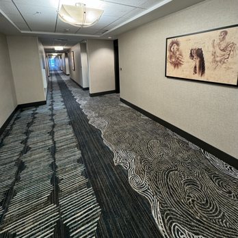 Courtyard by Marriott Oahu North Shore - Beautiful, updated carpet.  Love the Hawaiian artwork. - Hotels Near Me - Laie, Hawaii