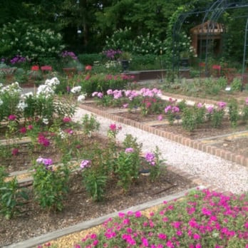 Dixon Gallery & Gardens - Museums Near Me - Memphis, Tennessee
