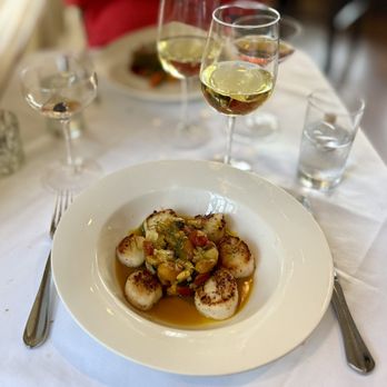 Washington Inn & Wine Bar - Scallops - New American Near Me - Cape May, New Jersey