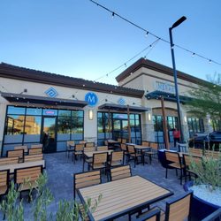 Meráki Greek Grill - Blue Diamond/Buffalo - Outdoor patio