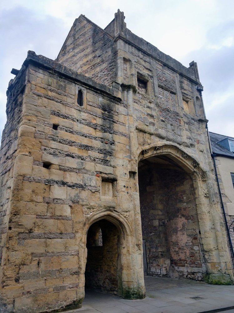 THE ANCIENT GATEHOUSE 20 Sadler St, Wells, Somerset, United Kingdom