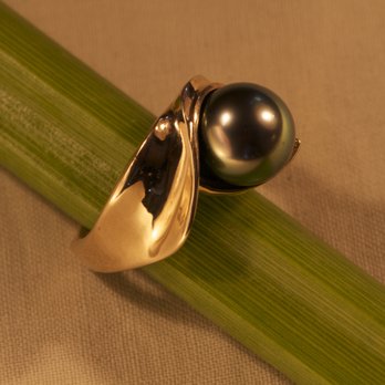 McLean Jewelry - 10mm Tahitian Pearl Ring 14K Gold - Jewelry Near Me - Cayucos, California McLean Jewelry - 10mm Tahitian Pearl Ring 14K Gold - Jewelry Near Me - Cayucos, California
