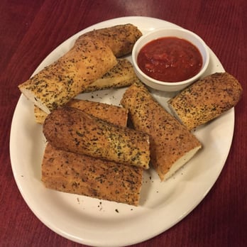 Pelinti Pizza - Breadsticks with marinara - Pizza Near Me - Hood River, Oregon Pelinti Pizza - Breadsticks with marinara - Pizza Near Me - Hood River, Oregon