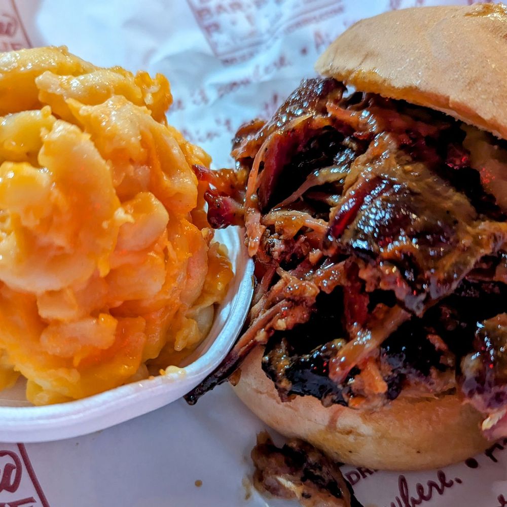 Dreamland BBQ - Mac and cheese and bbq sandwich - Barbeque Near Me - Birmingham, Alabama Dreamland BBQ - Mac and cheese and bbq sandwich - Barbeque Near Me - Birmingham, Alabama