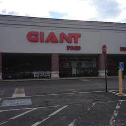 Giant Food Store Gas Hut