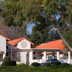 Our Surgical Center offers great services, a quality facility, and unsurpassed products, located in the heart of Westlake Village, CA.