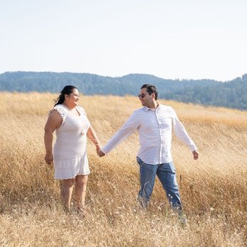 Rustically Romantic photography by Darby Johnson - Engagement photo - Event Photography Near Me Rustically Romantic photography by Darby Johnson - Engagement photo - Event Photography Near Me