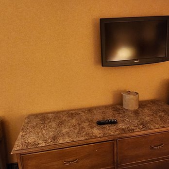Golden Nugget Laughlin Hotel & Casino - Tiny TV - Hotels Near Me - Laughlin, Nevada Golden Nugget Laughlin Hotel & Casino - Tiny TV - Hotels Near Me - Laughlin, Nevada