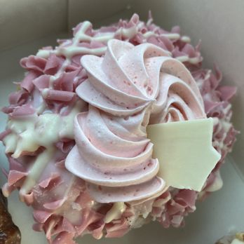 Mojo Donuts - Strawberry Dream - Donuts Near Me - Pembroke Pines, Florida Mojo Donuts - Strawberry Dream - Donuts Near Me - Pembroke Pines, Florida