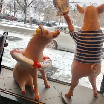 Cochon Dingue - Breakfast & Brunch Near Me - Quebec City, Quebec