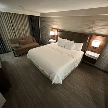 Hampton Inn & Suites Chicago-Downtown - Hotels Near Me - Chicago, Illinois Hampton Inn & Suites Chicago-Downtown - Hotels Near Me - Chicago, Illinois