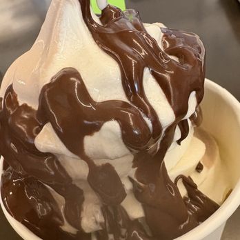 Danzeisen Dairy Creamery Store - Soft serve twist with Nutella sauce - Desserts Near Me - Payson, Arizona