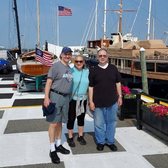 Belle's - Cafes Near Me - Newport, Rhode Island