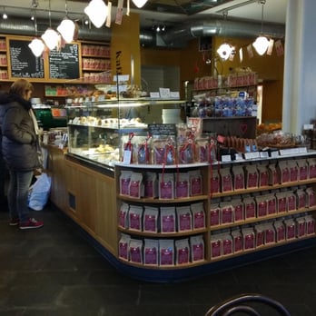 Kaffebrenneriet - Det lokale kaffdbrenneriet er julepyntet, hurra :) - Coffee & Tea Near Me - Oslo, 03 Kaffebrenneriet - Det lokale kaffdbrenneriet er julepyntet, hurra :) - Coffee & Tea Near Me - Oslo, 03