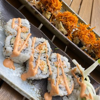 Raiz Kitchen Sushi Bar - Medusa Roll and Spicy Tuna Roll - Sushi Bars Near Me - Chicago, Illinois Raiz Kitchen Sushi Bar - Medusa Roll and Spicy Tuna Roll - Sushi Bars Near Me - Chicago, Illinois