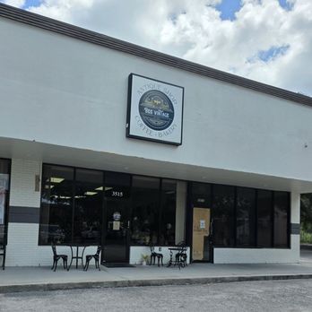 Bee Vintage Market - Bee Vintage Market in Valrico - Cafes Near Me - Valrico, Florida Bee Vintage Market - Bee Vintage Market in Valrico - Cafes Near Me - Valrico, Florida
