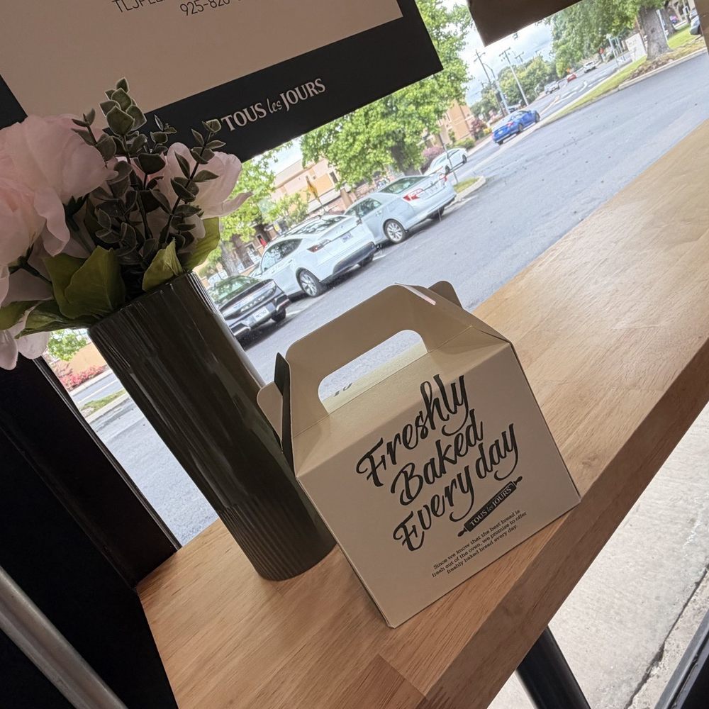 Tous Les Jours - Mango cloud cake boxed - Desserts Near Me - Pleasant Hill, California Tous Les Jours - Mango cloud cake boxed - Desserts Near Me - Pleasant Hill, California