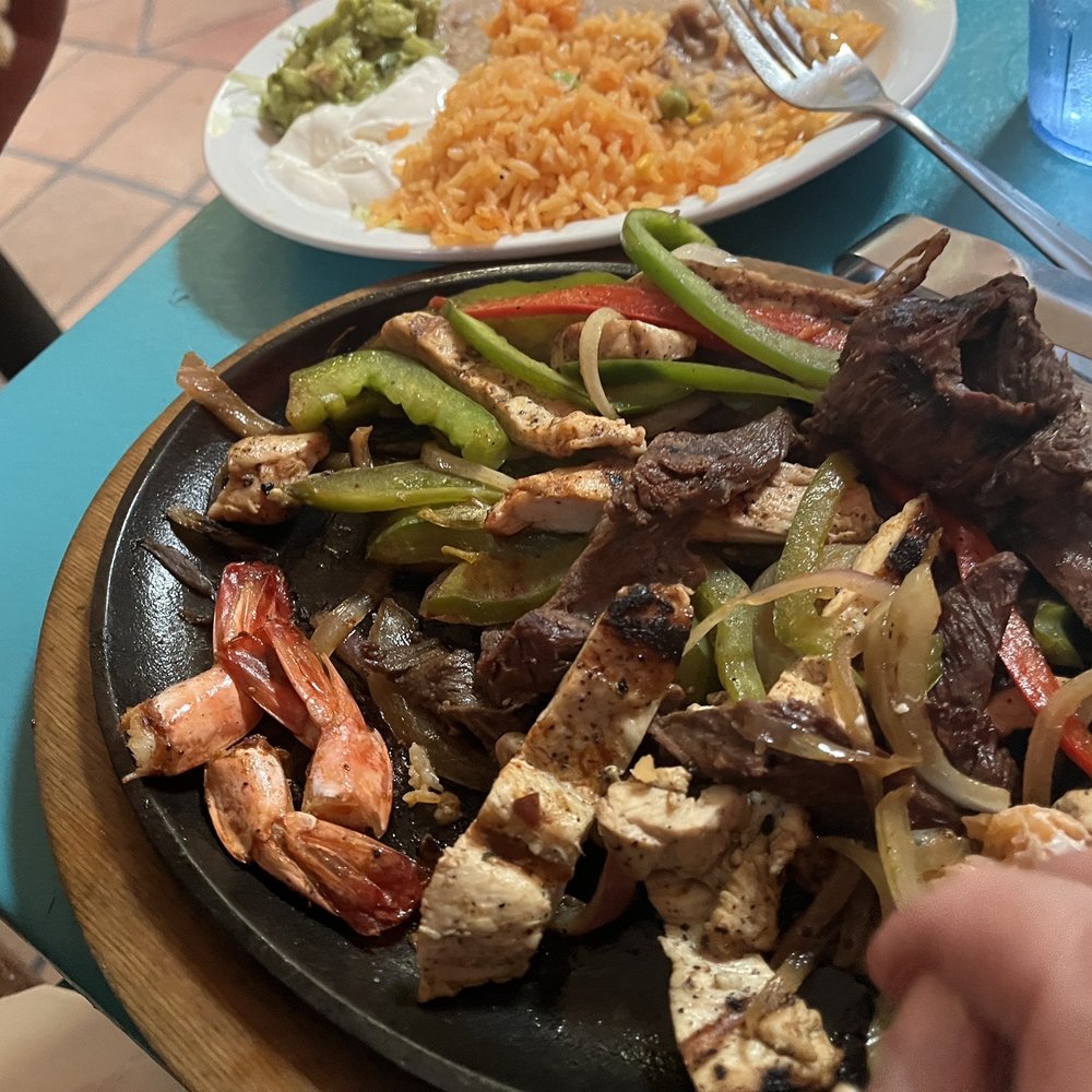 Maya Café & Cantina - Fajita Maya - Mexican Near Me - Fishkill, New York