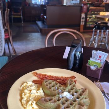 Hicksville Pines - Breakfast - Hotels Near Me - Idyllwild, California