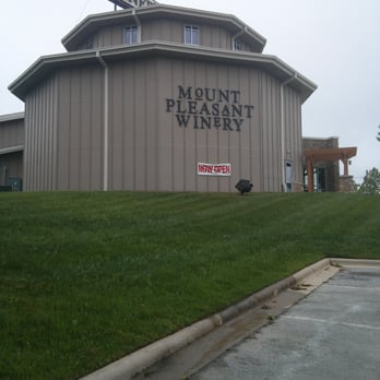 Mount Pleasant Winery - Wineries Near Me - Branson, Missouri