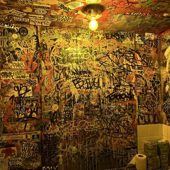 【定価の半額／額縁付】The Library East Village NY 定価の半額／額縁付】The Library East Village NY - メルカリ