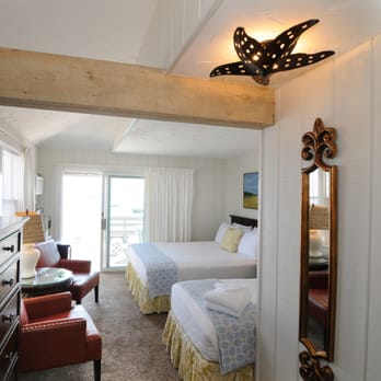 Dyer's Beach House - All guest rooms are waterfront - Hotels Near Me - Provincetown, Massachusetts Dyer's Beach House - All guest rooms are waterfront - Hotels Near Me - Provincetown, Massachusetts