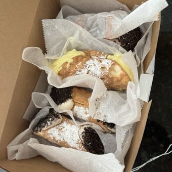 Mike's Pastry - Bakeries Near Me - Boston, Massachusetts Mike's Pastry - Bakeries Near Me - Boston, Massachusetts