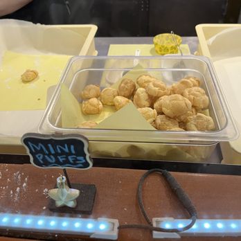 Beard Papa's - Mini cream puffs - Bakeries Near Me - Los Angeles, California