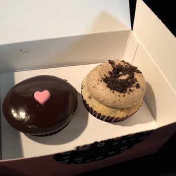 Georgetown Cupcake - Bakeries Near Me - Bethesda, Maryland