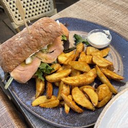 Cafe Torvet - Laksesandwich