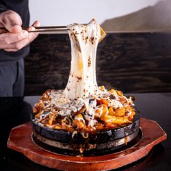 Daeho Kalbijjim & Beef Soup - Signature Kalbijjim with Cheese Topping