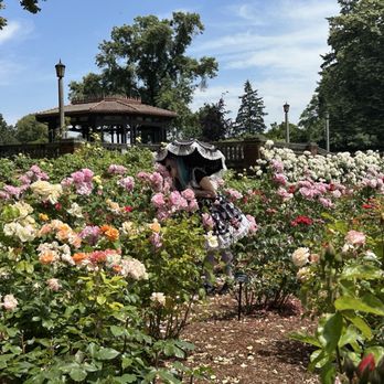 Peninsula Park - Stop and smell the roses - Parks Near Me - Portland, Oregon Peninsula Park - Stop and smell the roses - Parks Near Me - Portland, Oregon
