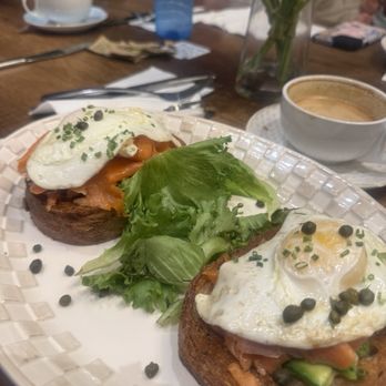 Dulce Capricho - Salmon, avocado toast - Coffee & Tea Near Me - San Juan, Puerto Rico