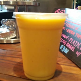 King's Pizza Cafe - Large mango smoothie - Pizza Near Me - Honolulu, Hawaii